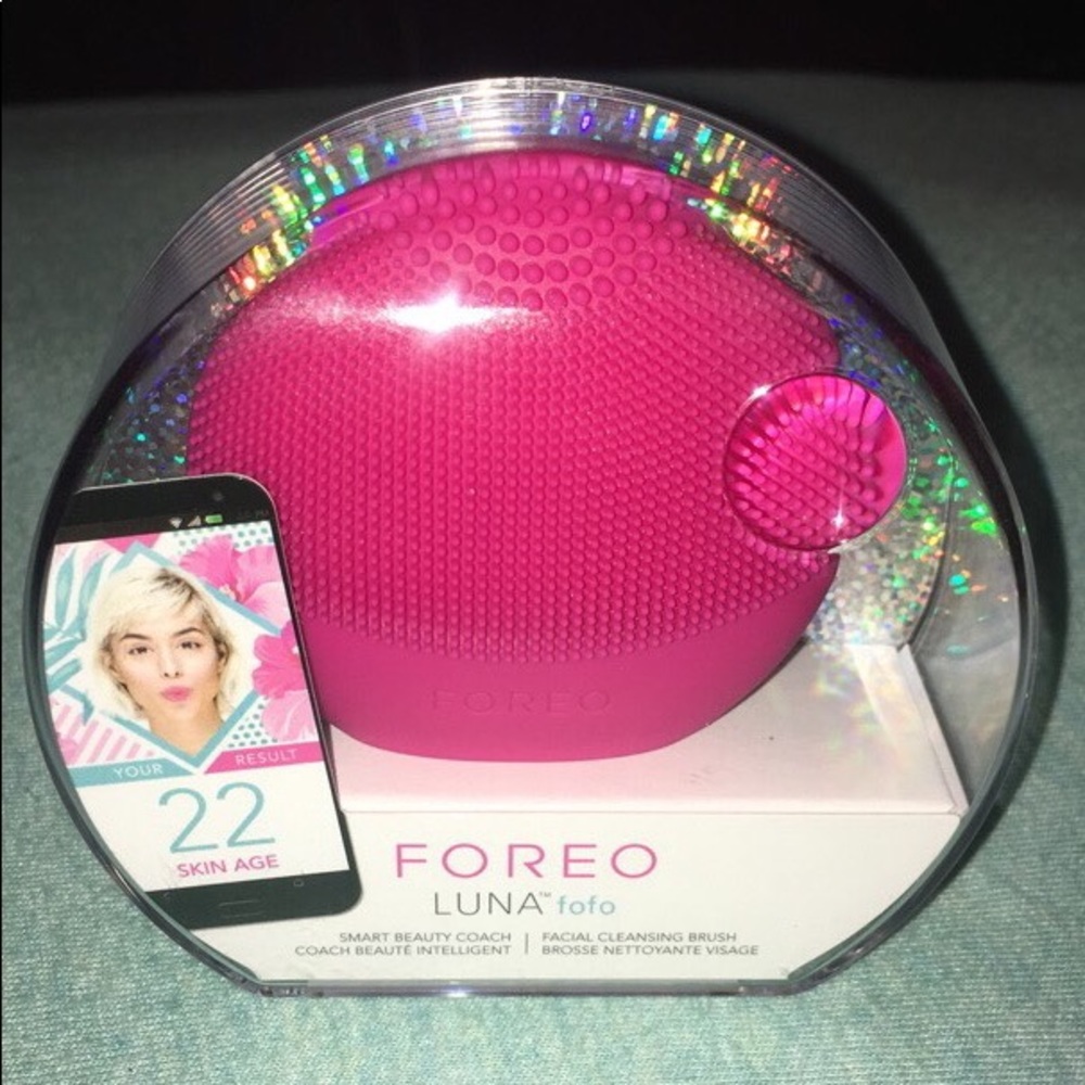 Foreo LUNA fofo (facial cleaning brush)